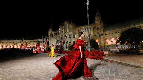 Histórico desfile de Dior en Sevilla 